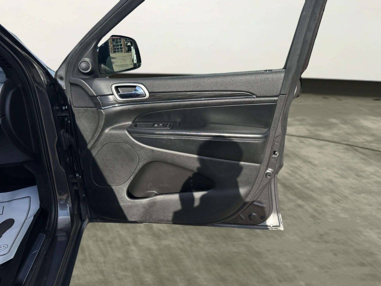 Used 2019 Jeep Grand Cherokee Limited AWD/4WD image 25
