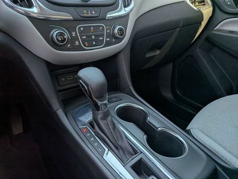 Used 2022 Chevrolet Equinox LT FWD image 22