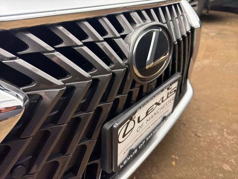 New 2025 Lexus ES 350 Ultra Luxury image 24