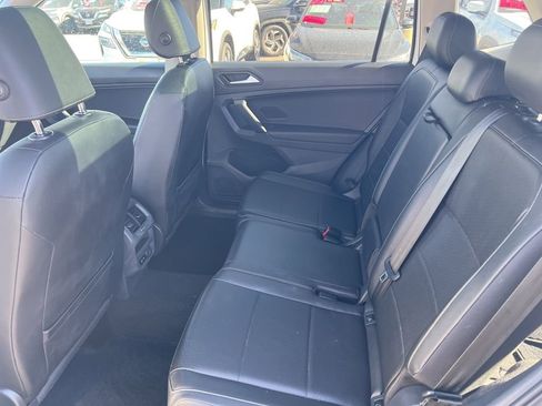 Used 2019 Volkswagen Tiguan SE image 9