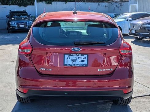 Used 2017 Ford Focus Electric Hatchback image 4