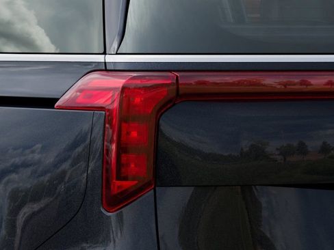 New 2027 Kia Carnival EX FWD image 11