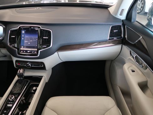 Used 2017 Volvo XC90 T6 Momentum w/ Vision Package AWD/4WD image 15