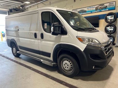 Used 2025 RAM ProMaster 2500 w/ U-Haul Equipment Group FWD image 2
