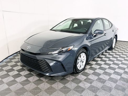 Used 2025 Toyota Camry LE FWD image 7