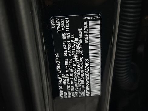 Used 2025 Porsche Cayenne E-Hybrid Coupe image 37