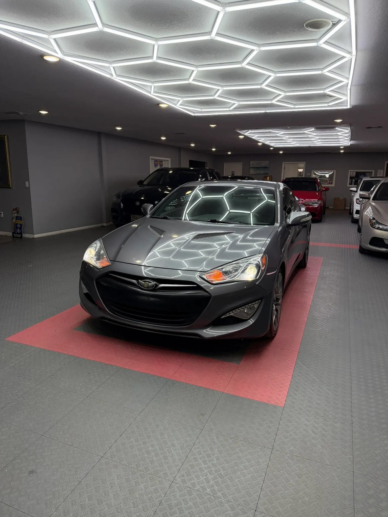 Used 2015 Hyundai Genesis 3.8 RWD image 2