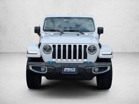 Used 2022 Jeep Wrangler Unlimited Sahara w/ Cold Weather Group AWD/4WD image 2