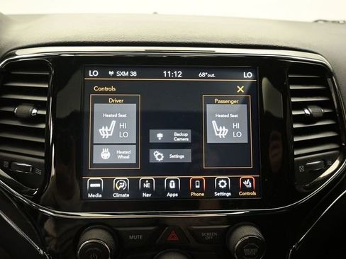 Used 2021 Jeep Grand Cherokee Limited AWD/4WD image 18