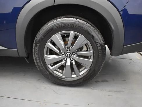 Used 2024 Nissan Pathfinder SV FWD image 36