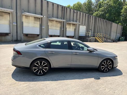 Used 2023 Honda Accord Touring image 11