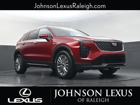 Used 2025 Cadillac XT4 Premium Luxury FWD image 14