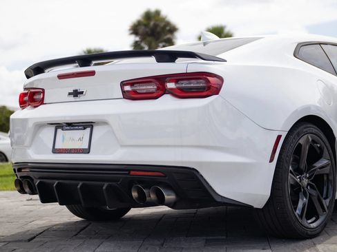 Used 2021 Chevrolet Camaro LT w/ Technology Package RWD image 15