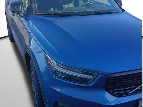 Used 2021 Volvo XC40 T5 R-Design w/ Advanced Package image 42