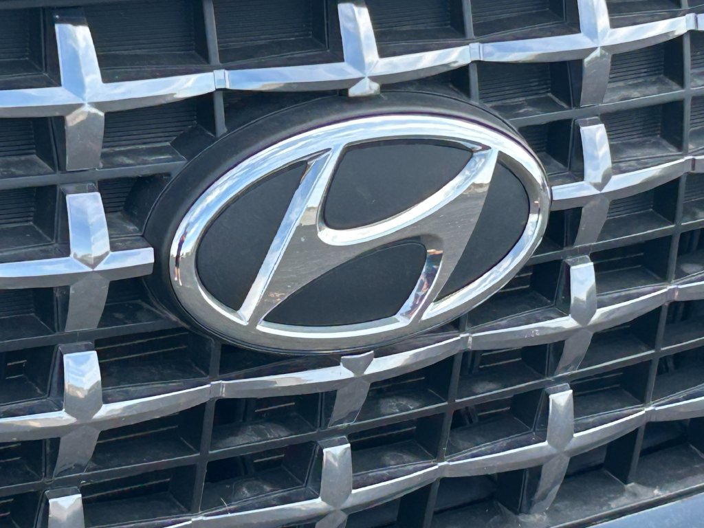 Used 2022 Hyundai Venue SEL FWD image 9