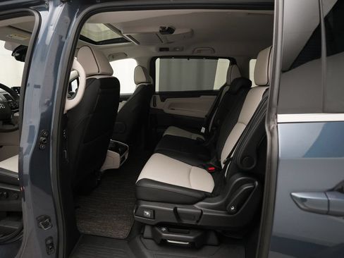 Certified 2026 Honda Odyssey Elite image 16