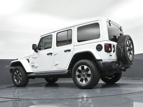 Used 2022 Jeep Wrangler Unlimited Sahara AWD/4WD image 34
