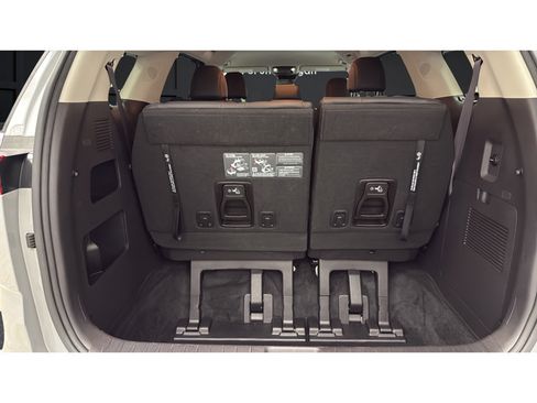 Used 2024 Kia Carnival EX FWD image 26