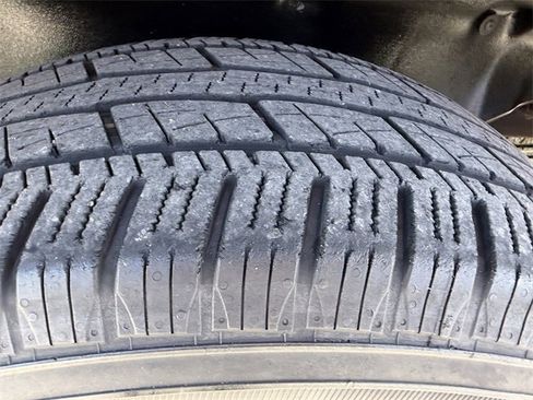 Used 2020 Chevrolet Silverado 1500 Custom w/ Custom Value Package image 31