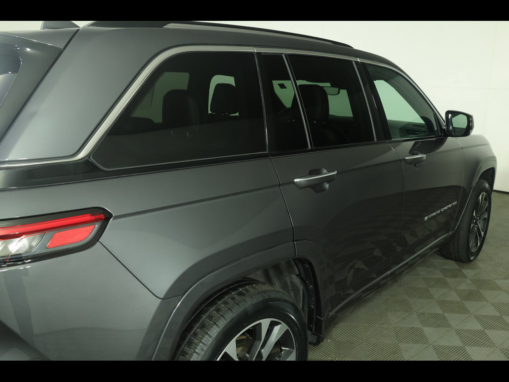 Used 2022 Jeep Grand Cherokee Overland AWD/4WD image 22
