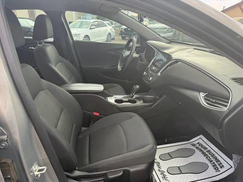Used 2017 Chevrolet Malibu LT FWD image 17