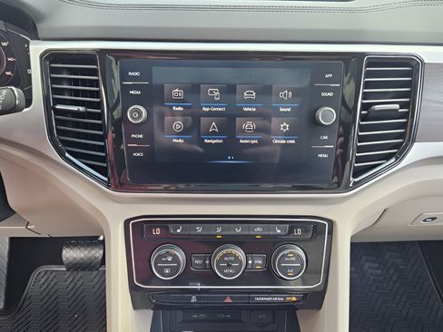 Used 2022 Volkswagen Atlas SE AWD/4WD image 19