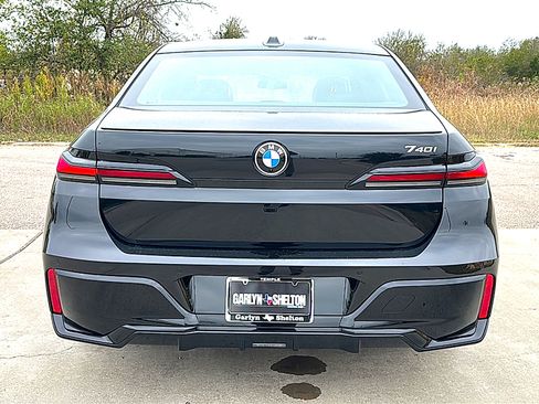 New 2026 BMW 740i RWD image 7