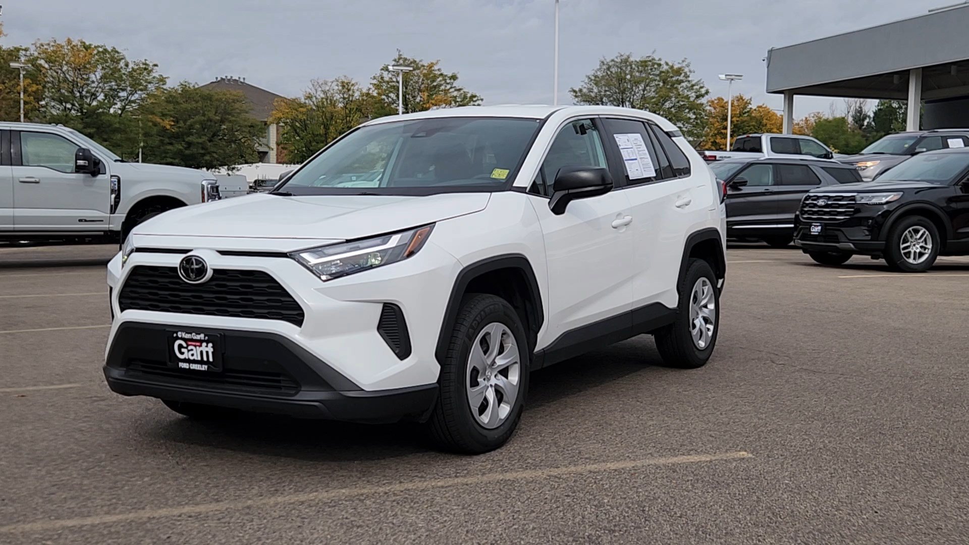 Used 2025 Toyota RAV4 LE AWD/4WD image 3
