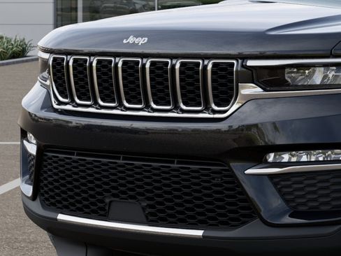 New 2025 Jeep Grand Cherokee Limited image 30