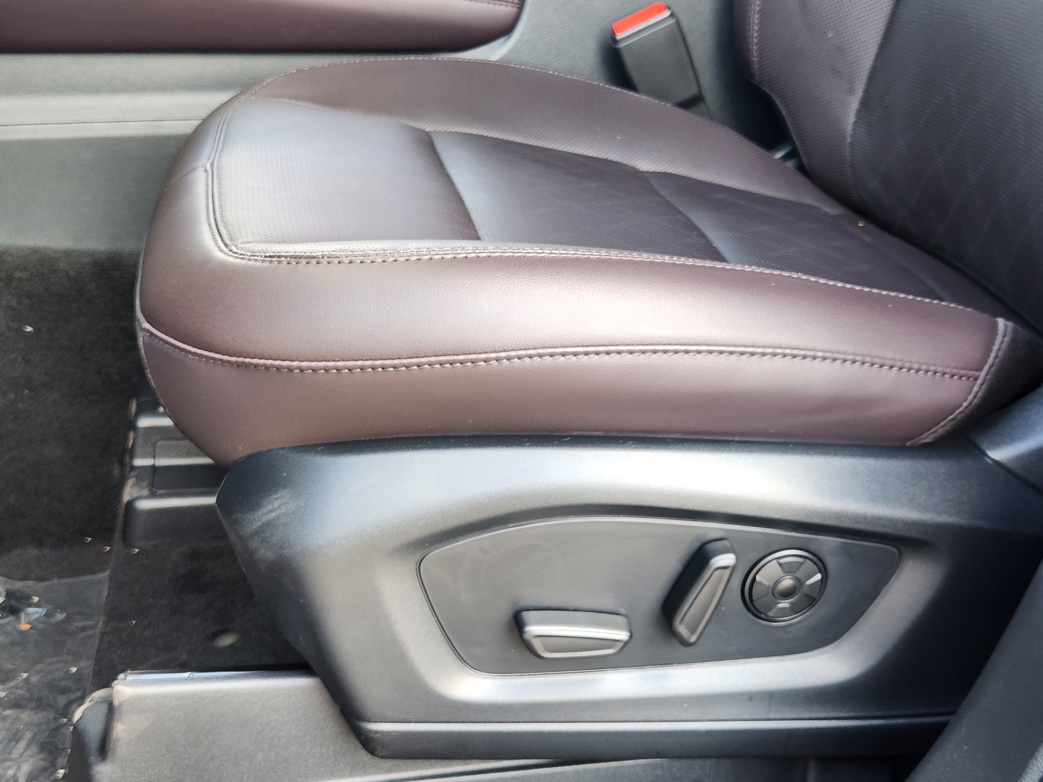 New 2026 Ford Explorer Platinum RWD image 17