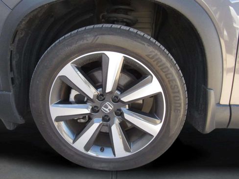 Used 2024 Honda Pilot Touring image 5