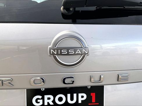 Certified 2023 Nissan Rogue SV w/ SV Premium B Package AWD/4WD image 31