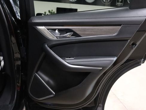 Used 2021 Jaguar F-PACE image 18