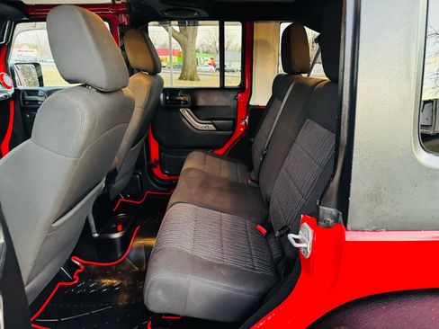 Used 2012 Jeep Wrangler Unlimited Sport image 13