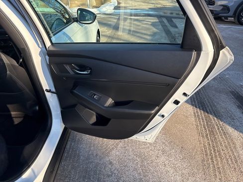 Used 2023 Honda Accord Sport image 9