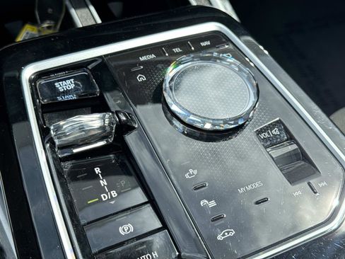 Certified 2023 BMW i7 xDrive60 image 13