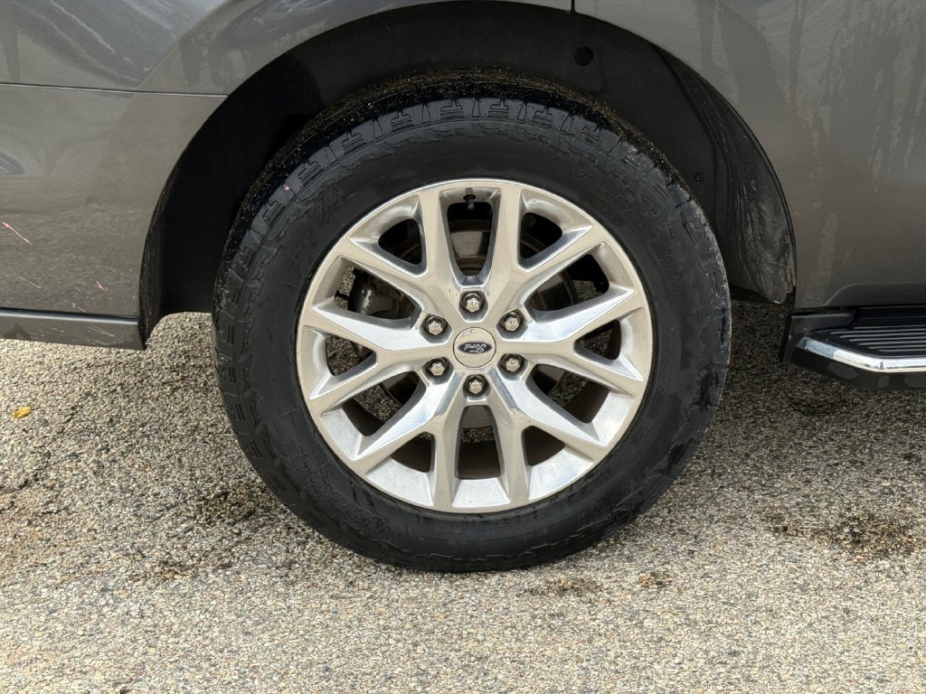 Used 2020 Ford Expedition XLT w/ Equipment Group 202A AWD/4WD image 18