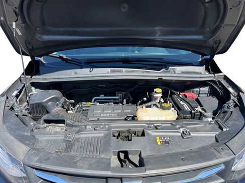 Used 2019 Chevrolet Trax LT w/ LT Convenience Package image 20