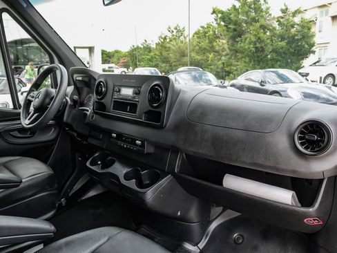 Used 2023 Mercedes-Benz Sprinter 2500 image 10