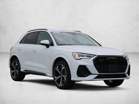 Used 2023 Audi Q3 2.0T Premium Plus w/ Premium Plus Package AWD/4WD image 5