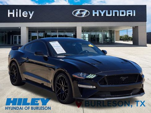 Used 2020 Ford Mustang GT RWD image 2