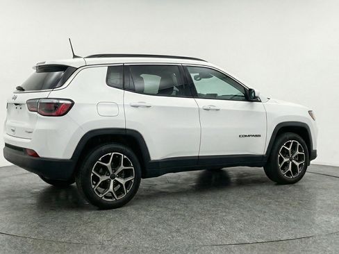 Used 2025 Jeep Compass Limited AWD/4WD image 9