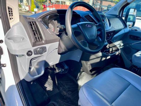 Used 2018 Ford Transit 250 138 RWD image 15