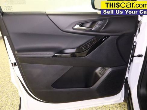 Used 2026 Chevrolet Equinox LT w/ Convenience Package II FWD image 33