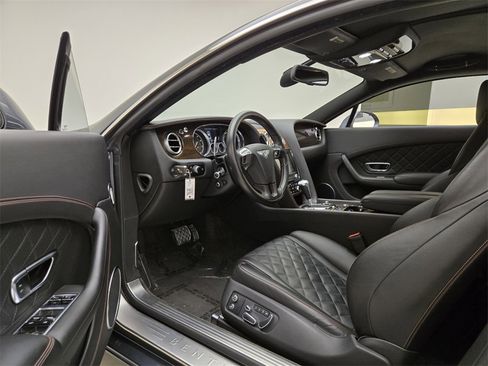 Used 2017 Bentley Continental GT image 19