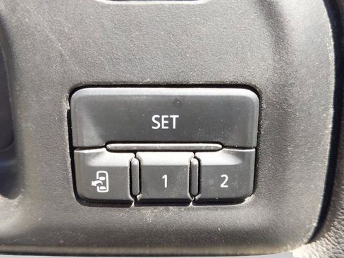 Used 2021 Chevrolet Silverado 1500 LTZ AWD/4WD image 17