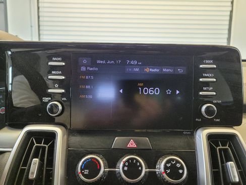 Used 2022 Kia Sorento LX FWD image 25