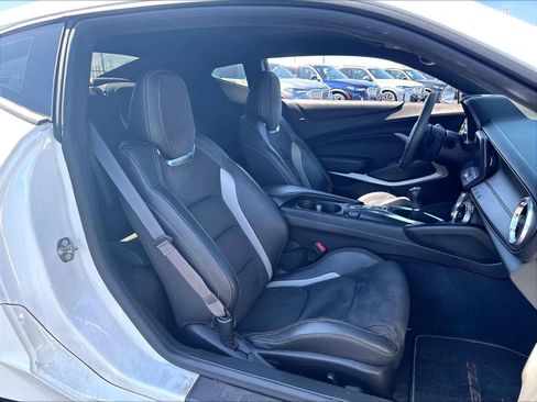 Used 2017 Chevrolet Camaro SS RWD image 28