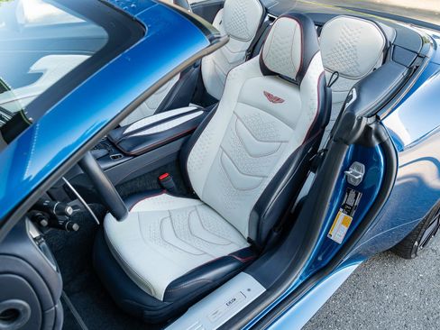Used 2022 Aston Martin DBS Superleggera Volante RWD image 5