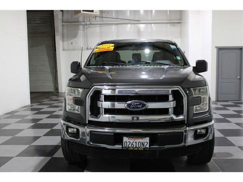 Used 2015 Ford F150 XLT image 3